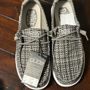NWT Hey Dude Shoes Wendy Crosshatch Women’s 8